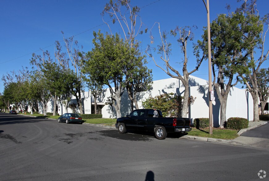 More Photos Of 1203-1243 W Trenton Ave, Orange Warehouse For Lease