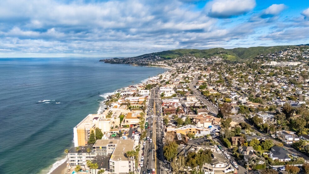 More Photos Of 1400 Glenneyre St, Laguna Beach Storefront Retail Office For Sale