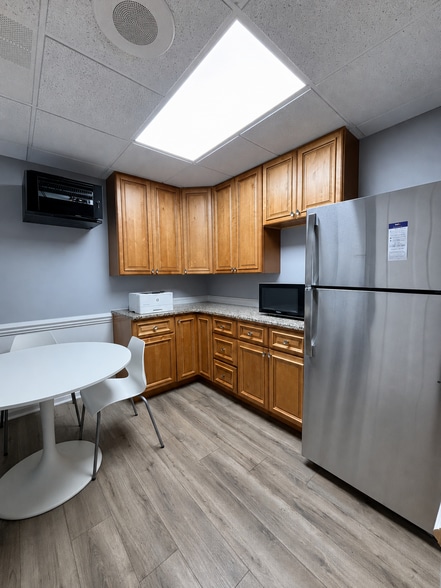 More Photos Of 508 Arbor Hill Rd, Kernersville Office For Lease