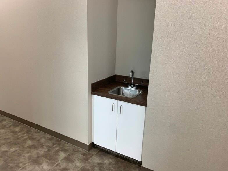 More Photos Of 2960 W Horizon Ridge Pky, Henderson Medical For Sale