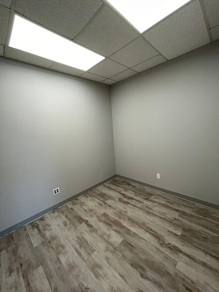 More Photos Of 189 Main Rd, Riverhead Medical For Lease