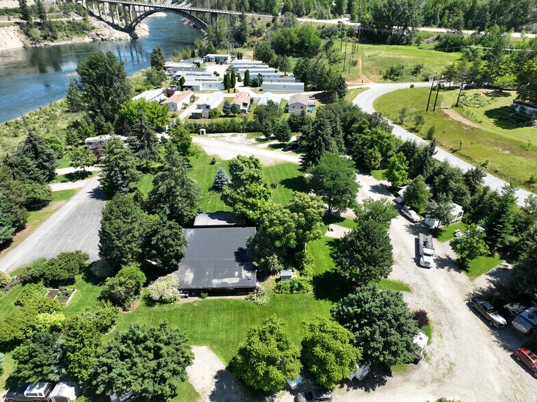 More Photos Of 651 Rosedale Rd, Castlegar Specialty For Sale