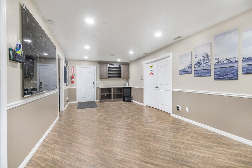 More Photos Of 1190 Lincoln Rd, Idaho Falls Office For Sale