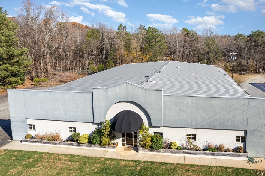 More Photos Of 3718 Old Battleground Rd, Greensboro Flex For Sale