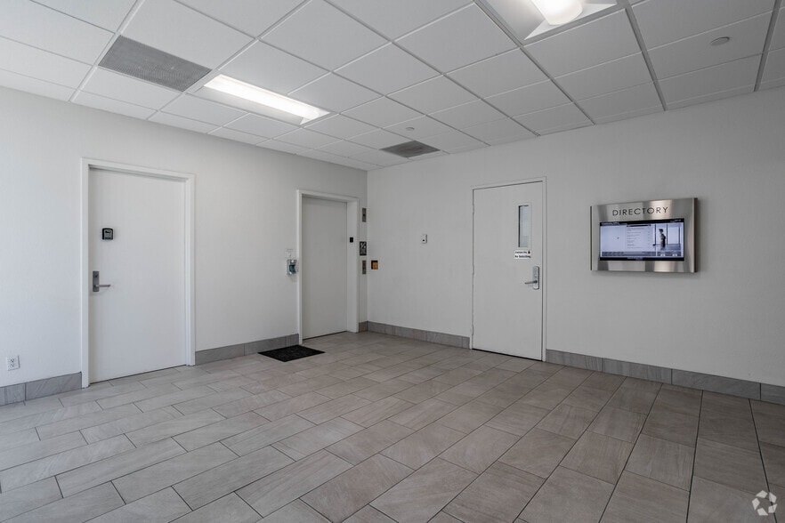 More Photos Of 12530 Hesperia Rd, Victorville Unknown For Lease