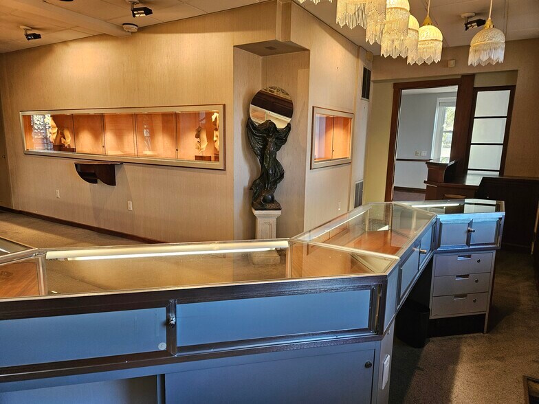 More Photos Of 3144 Hamilton Blvd, Allentown Storefront Retail Office For Sale