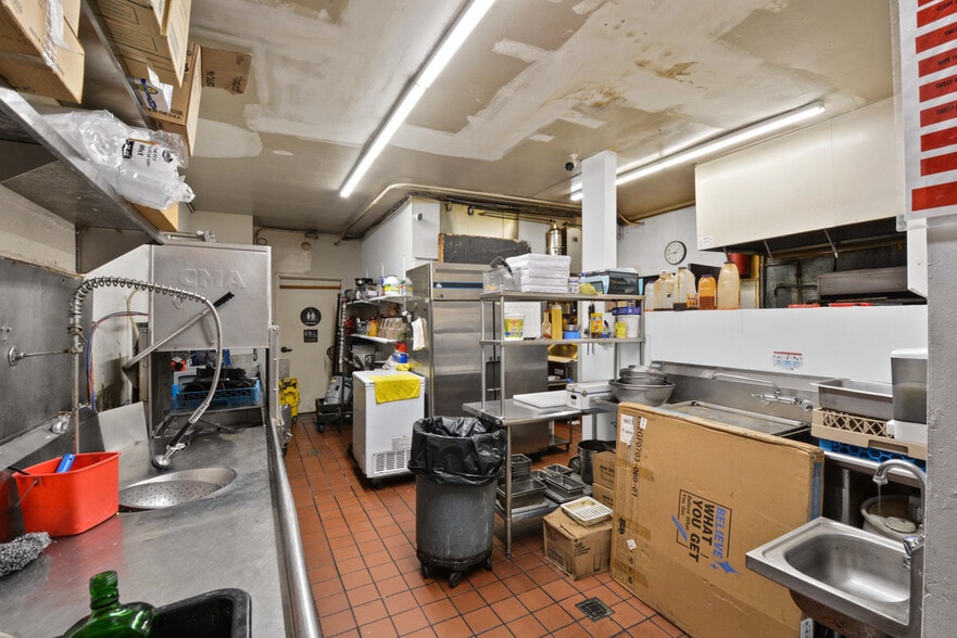 More Photos Of 2391 S El Camino Real, San Clemente Bar For Sale