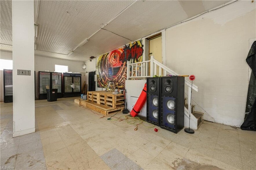 More Photos Of 824 12th St NW, Canton Storefront Retail Residential For Sale