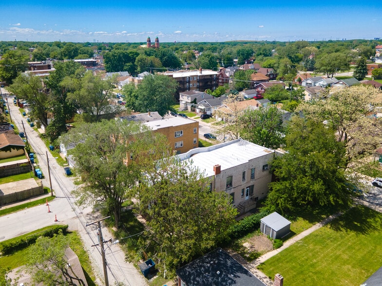 More Photos Of 11 157th St, Calumet City Apartments For Sale