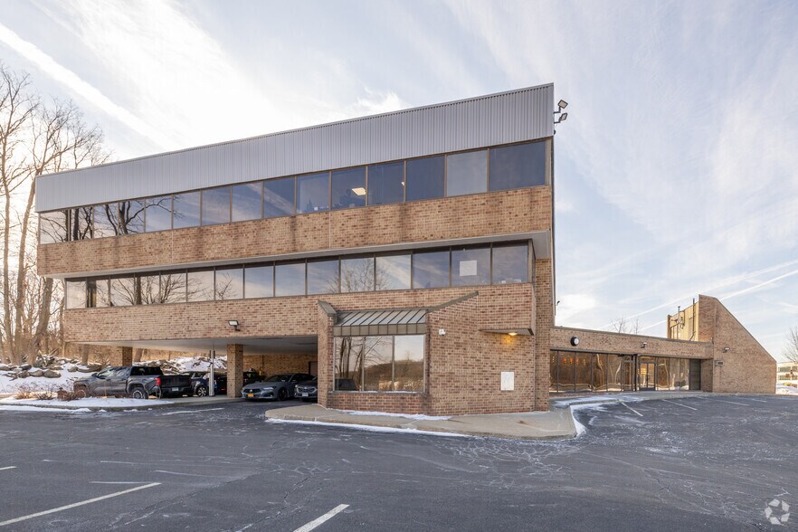 More Photos Of 108 Mill Plain Rd, Danbury Office For Lease