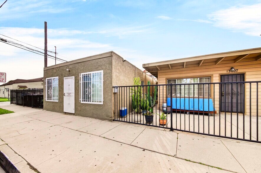 More Photos Of 13809 Funston Ave, Norwalk Flex For Sale