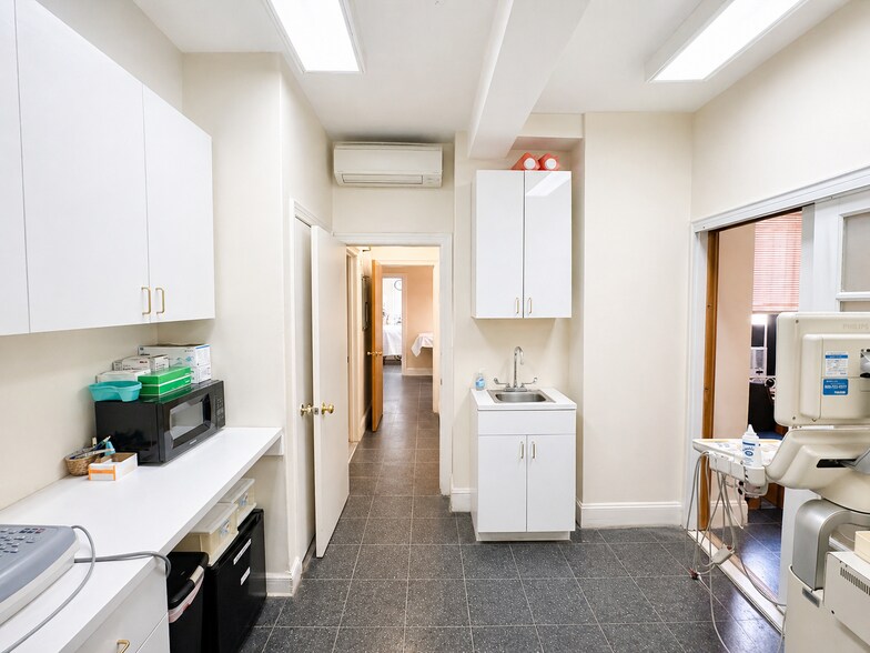 More Photos Of 235 E 22nd St, New York Apartments For Sale