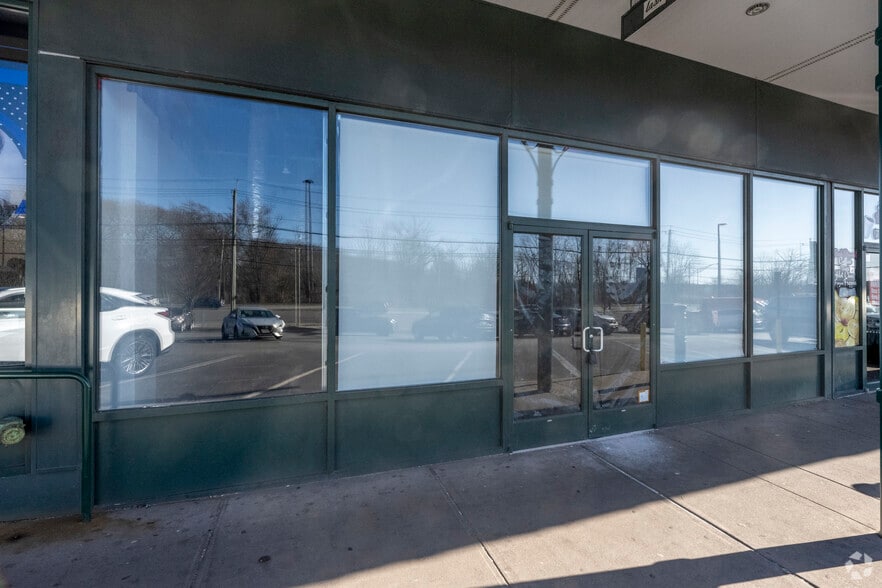 More Photos Of 2295 Richmond Ave, Staten Island Unknown For Lease