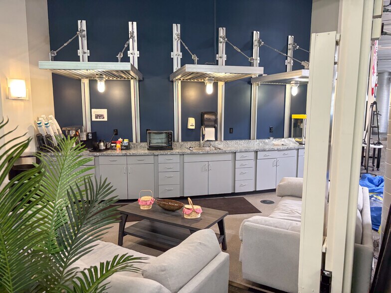 More Photos Of 3355 Walker Ave NW, Grand Rapids Office For Sale