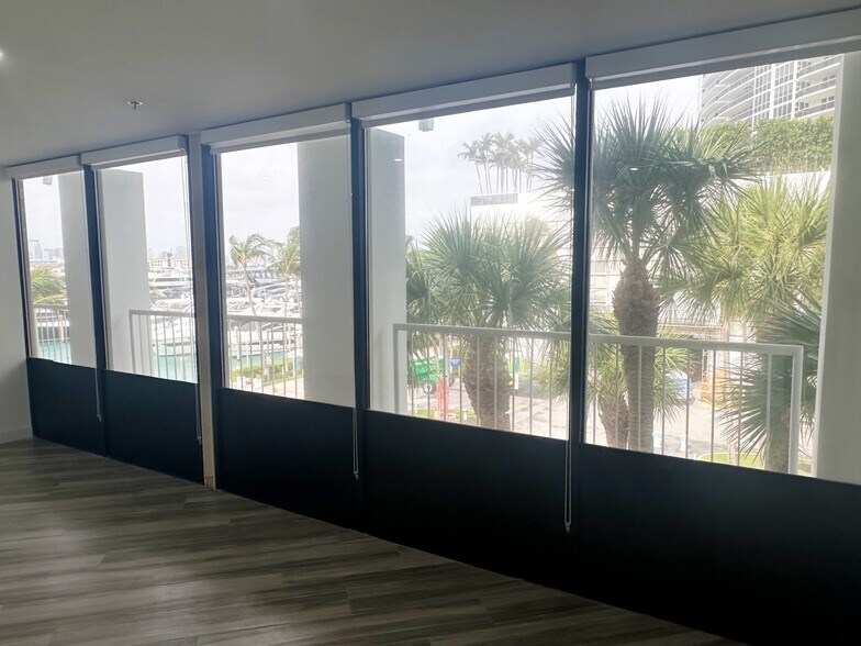 More Photos Of 300 Alton Rd, Miami Beach Office For Lease