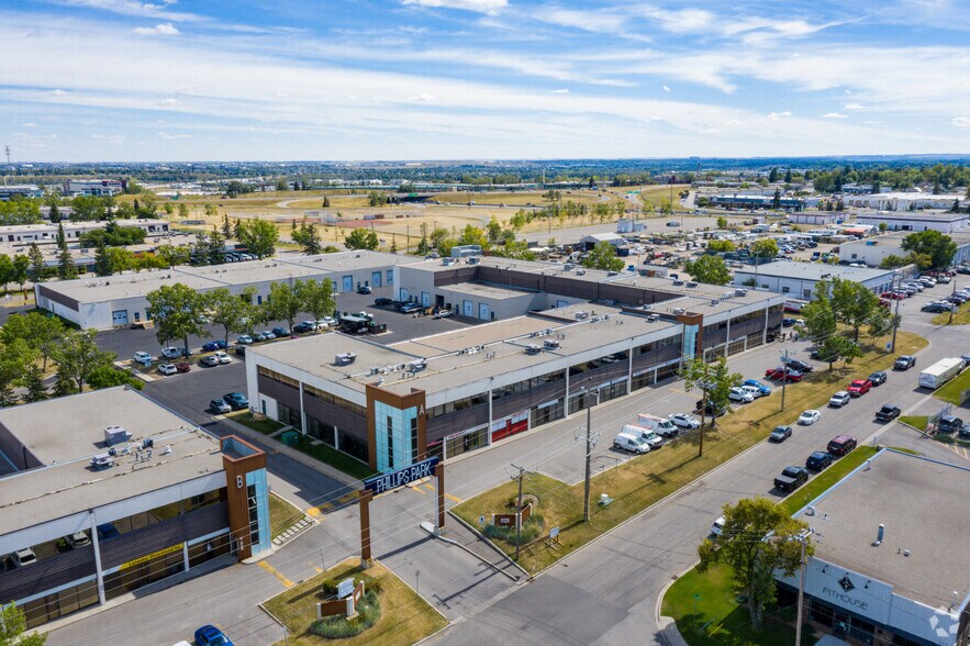 More Photos Of 6120 2nd St SE, Calgary Showroom For Lease