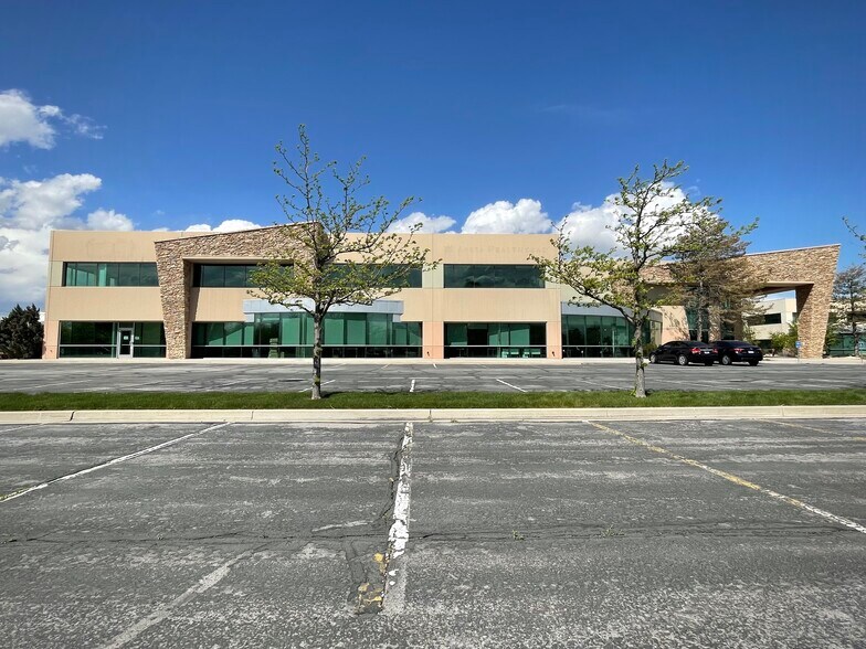 More Photos Of 215 N Admiral Byrd Rd, Salt Lake City Office For Lease