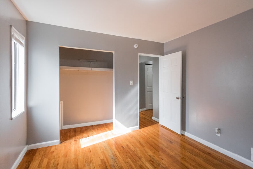 More Photos Of 12850 Dolphin St, Detroit Apartments For Sale