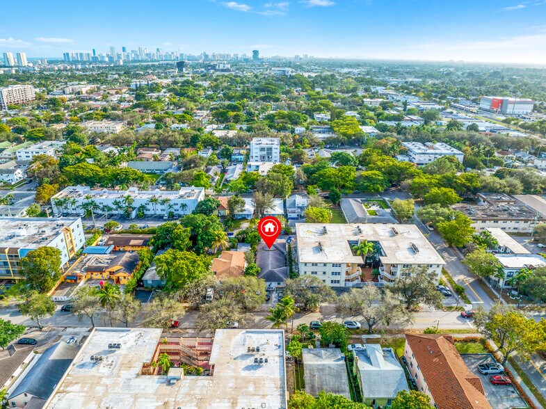 More Photos Of 1942 Monroe St, Hollywood Apartments For Sale