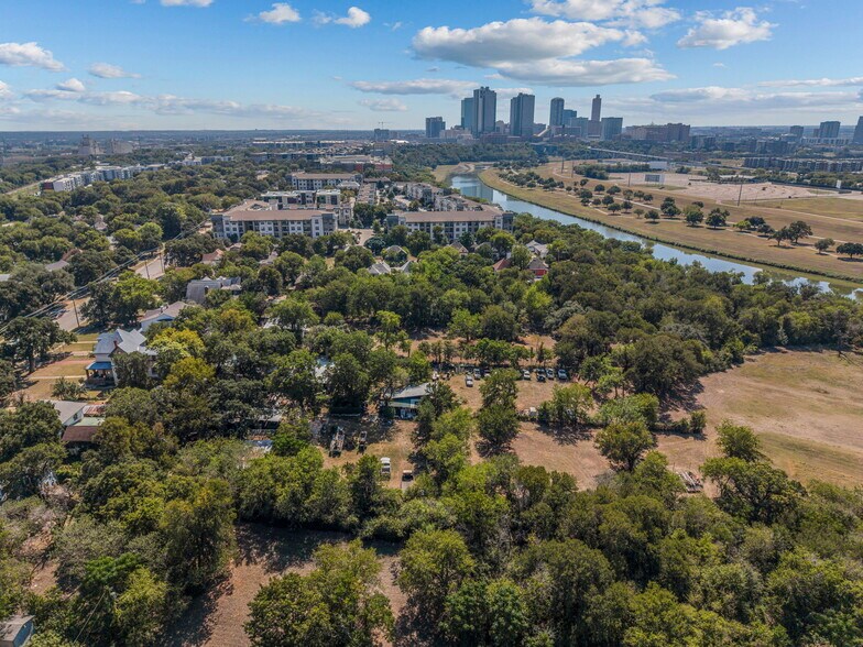 More Photos Of 1005 Samuels Ave, Fort Worth Land For Sale