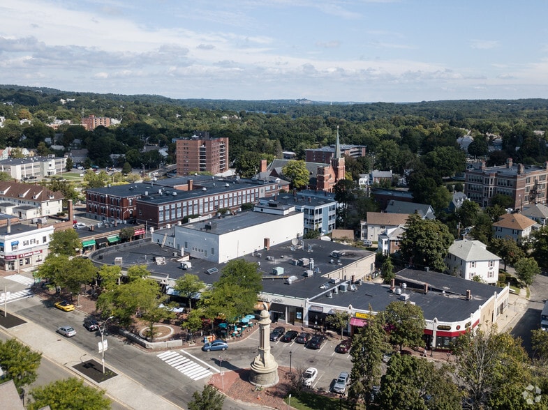 More Photos Of 325 Broadway, Arlington Freestanding For Lease