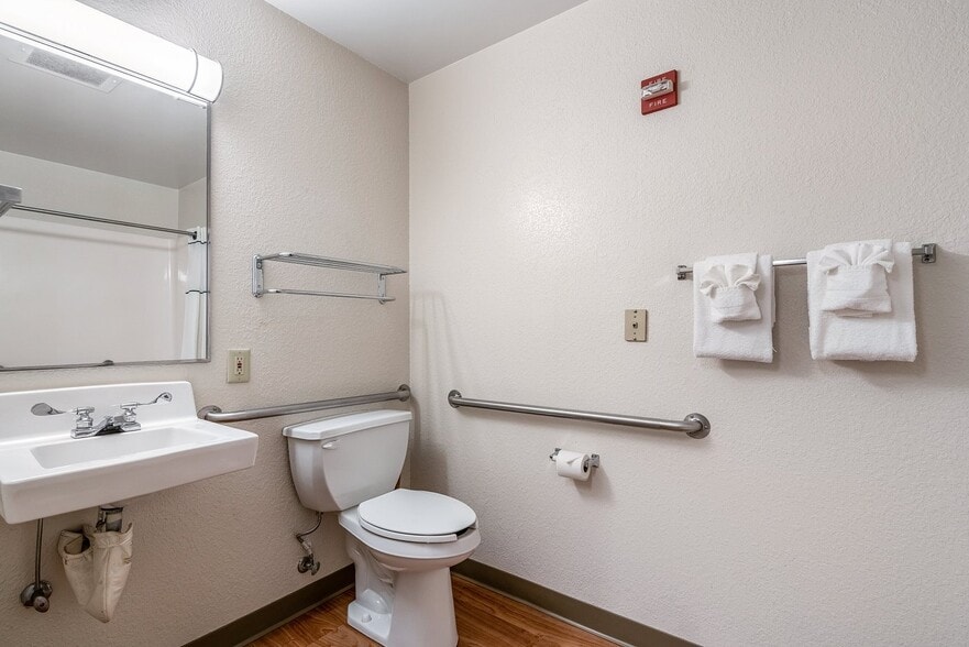 More Photos Of 12803 E Sprague Ave, Spokane Valley Hospitality For Sale