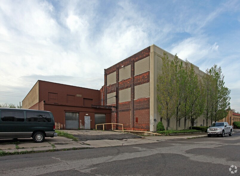 More Photos Of 632 Harper Ave, Detroit Warehouse For Sale