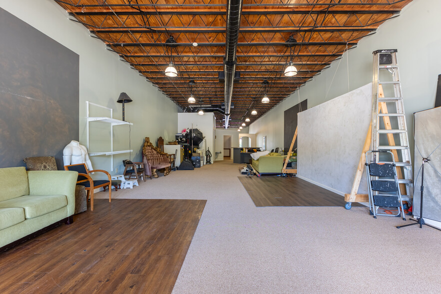 More Photos Of 1358 13th St, Columbus Storefront Retail Office For Lease