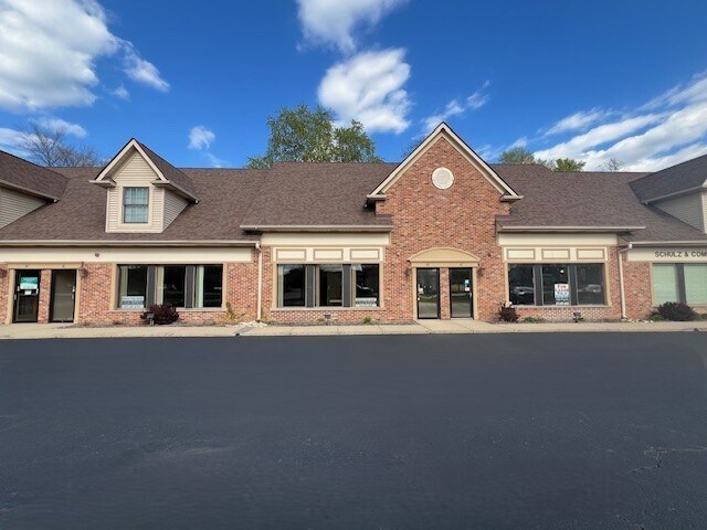 Primary Photo Of 4 Cedar Ridge Dr, Lake In The Hills Storefront Retail Office For Lease