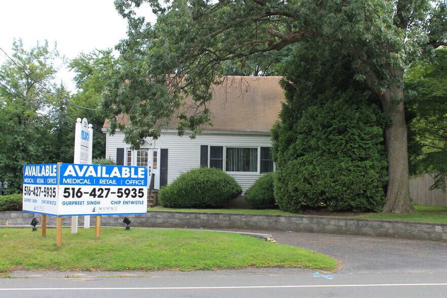 More Photos Of 226 E Main St, Huntington Office For Lease