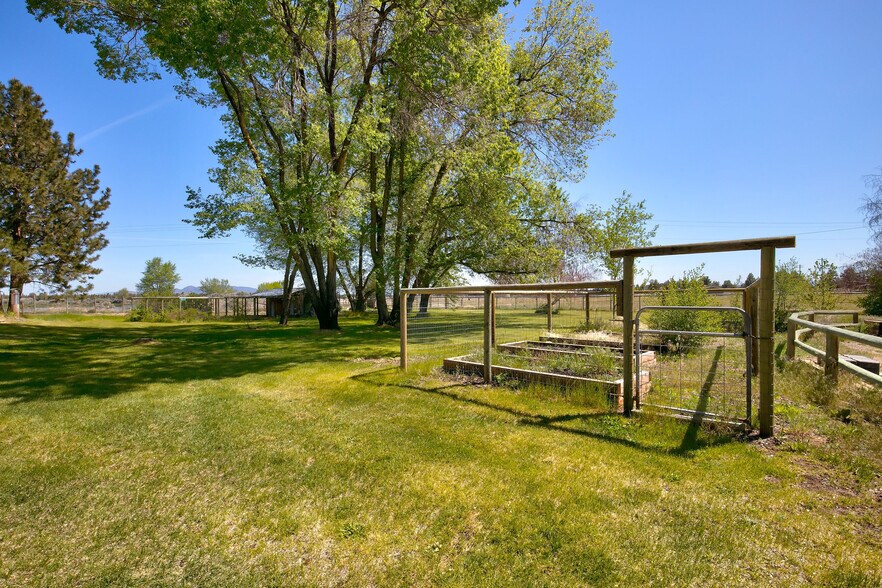 More Photos Of 61212 Obernolte Rd, Bend Specialty For Sale