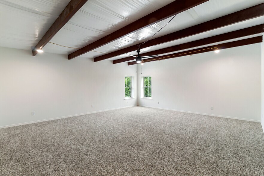 More Photos Of Millican-Cutt Off rd, Navasota Warehouse For Lease