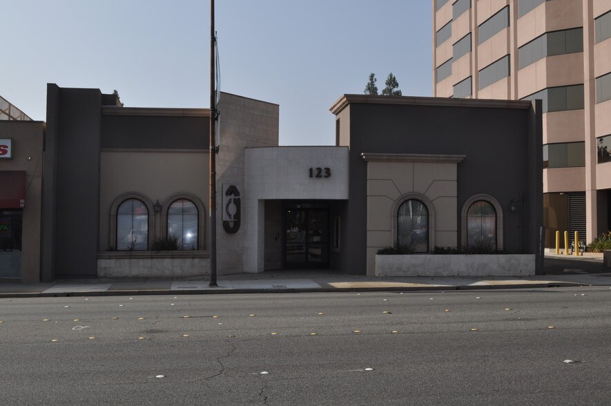 More Photos Of 123 N Lake Ave, Pasadena Office For Lease