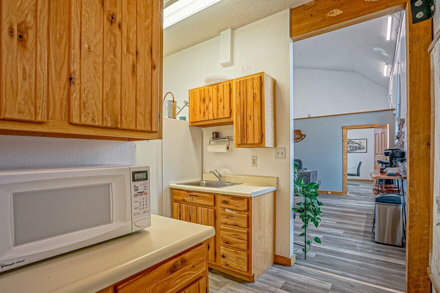 More Photos Of 431 University St, Trinidad Freestanding For Sale