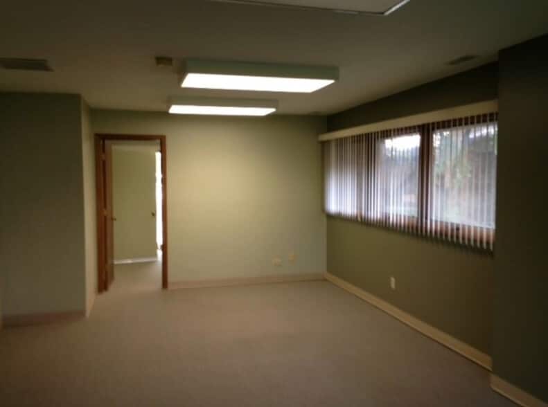 More Photos Of 1250 Executive Pl, Geneva Office For Lease
