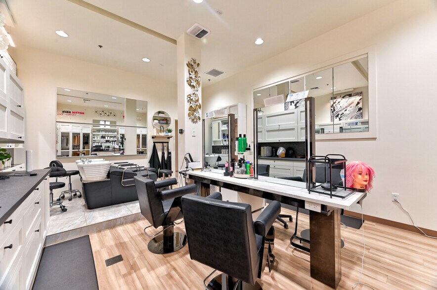 More Photos Of 5770 S Durango Dr, Las Vegas Medical For Sale
