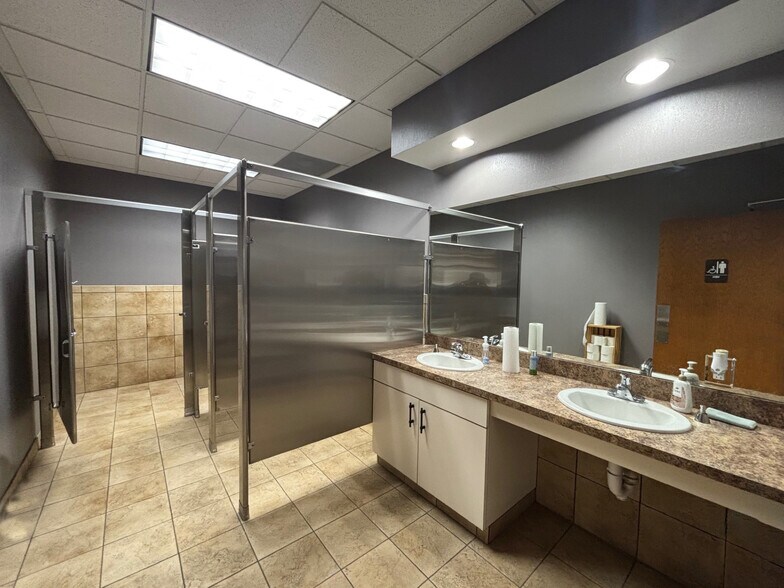 More Photos Of 9660 Legler Rd, Lenexa Office For Sale