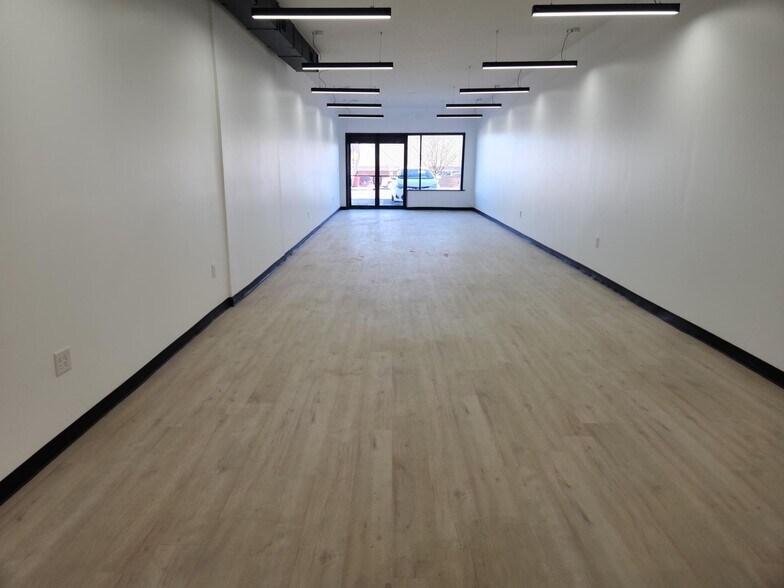 More Photos Of 5120 NE Antioch Rd, Kansas City Storefront For Lease