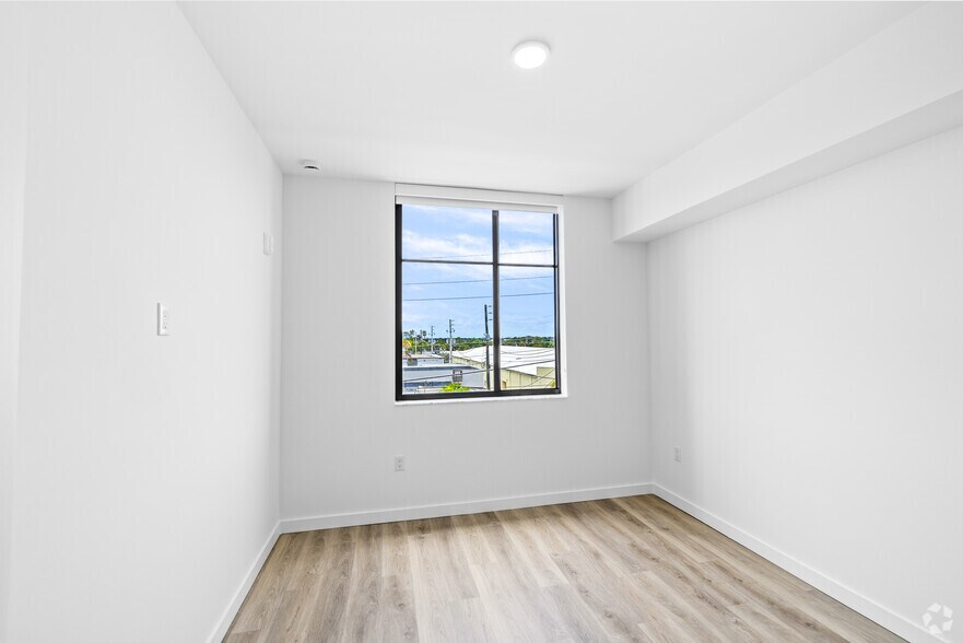 More Photos Of 2585 Spruce Ave, West Palm Beach Apartments For Lease