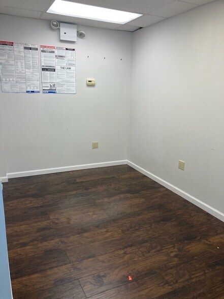 More Photos Of 103 Cooper St, Babylon Office For Lease