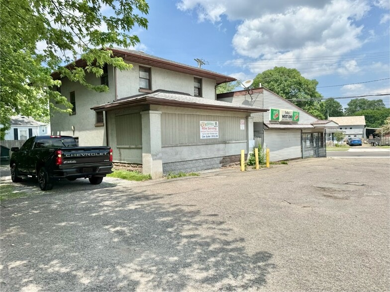 More Photos Of 209 17th St SW, Massillon General Retail For Sale