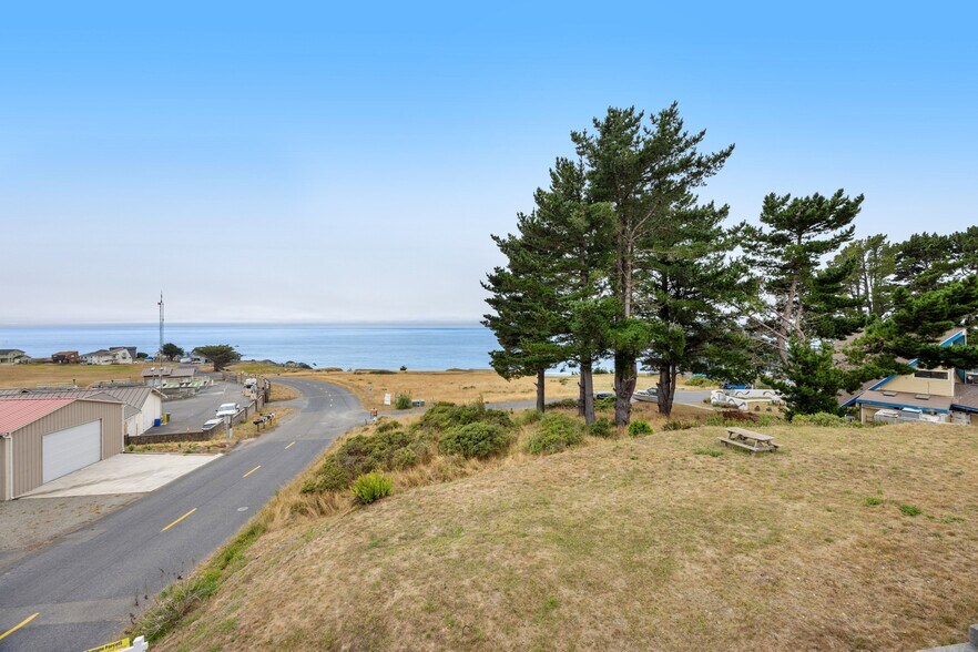 More Photos Of 129 Lower Pacific Dr, Whitethorn General Retail For Sale