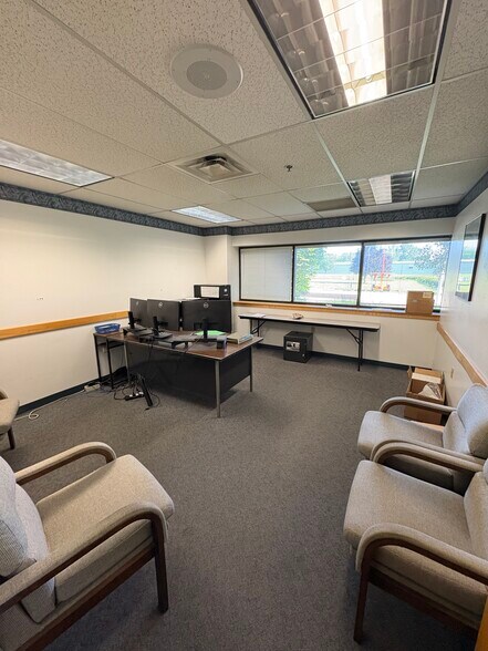 More Photos Of 101 E Industrial Blvd, Logansport Manufacturing For Sale
