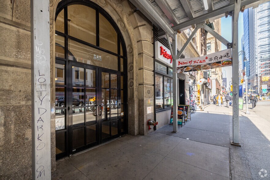 More Photos Of 555 Eighth Ave, New York Loft Creative Space For Lease