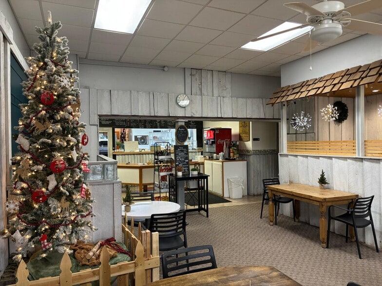 More Photos Of 617 Broadway, Imperial General Retail For Sale