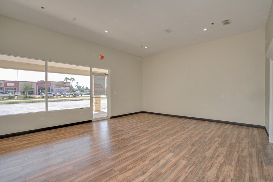 6400 N 10th St, McAllen, TX 78504 Retail For Lease