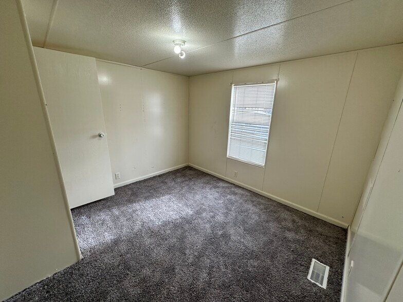 More Photos Of 711 Birch Ln, Billings Manufactured Housing Mobile Home Park For Sale