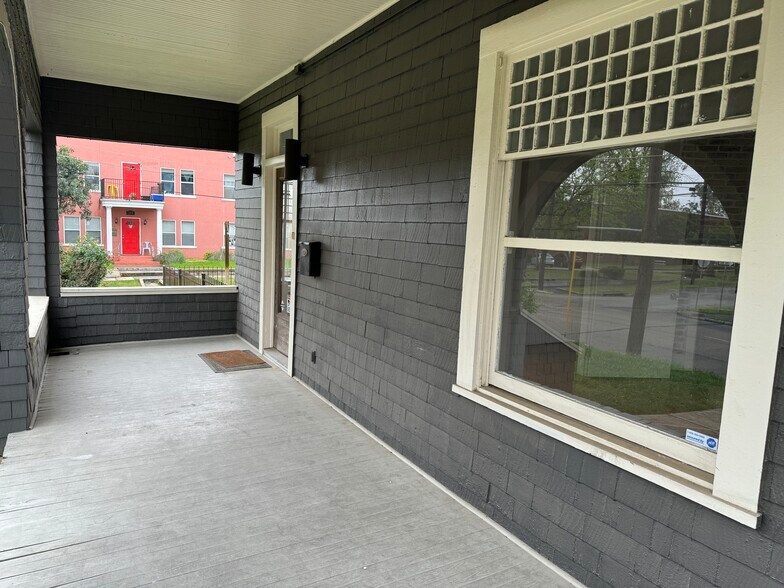 More Photos Of 801 E Quincy St, San Antonio Office Residential For Lease