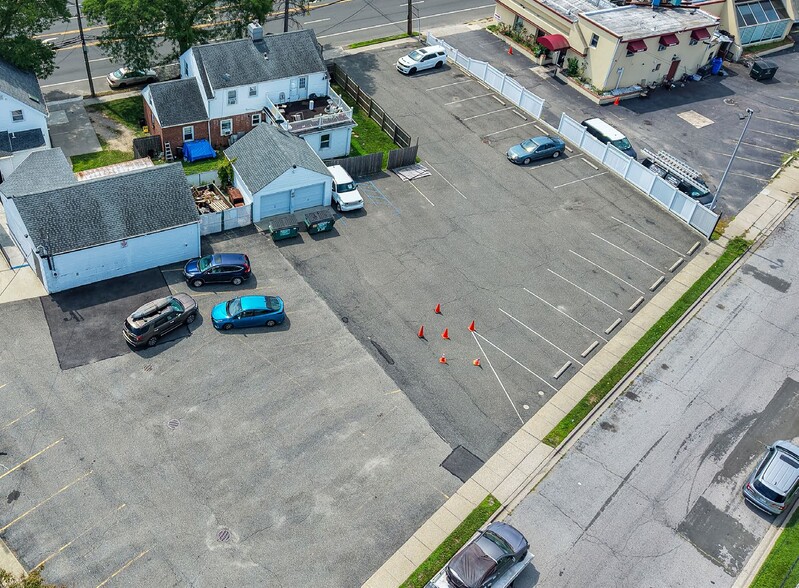 More Photos Of 40 W Old Country Rd, Hicksville Apartments For Sale