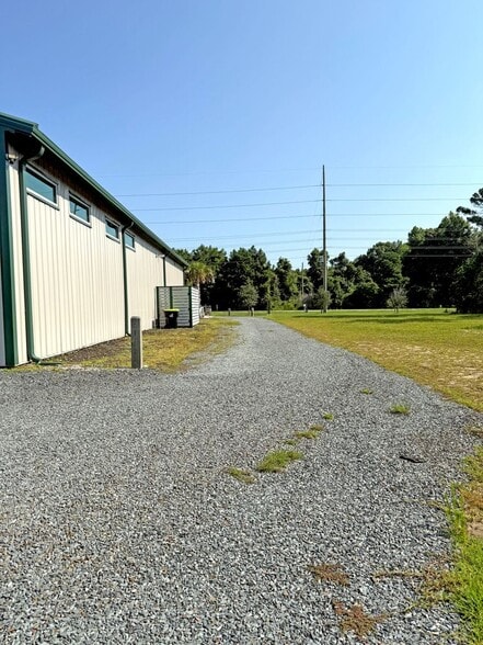 More Photos Of 1205 Southport Supply Rd SE, Bolivia General Retail For Sale
